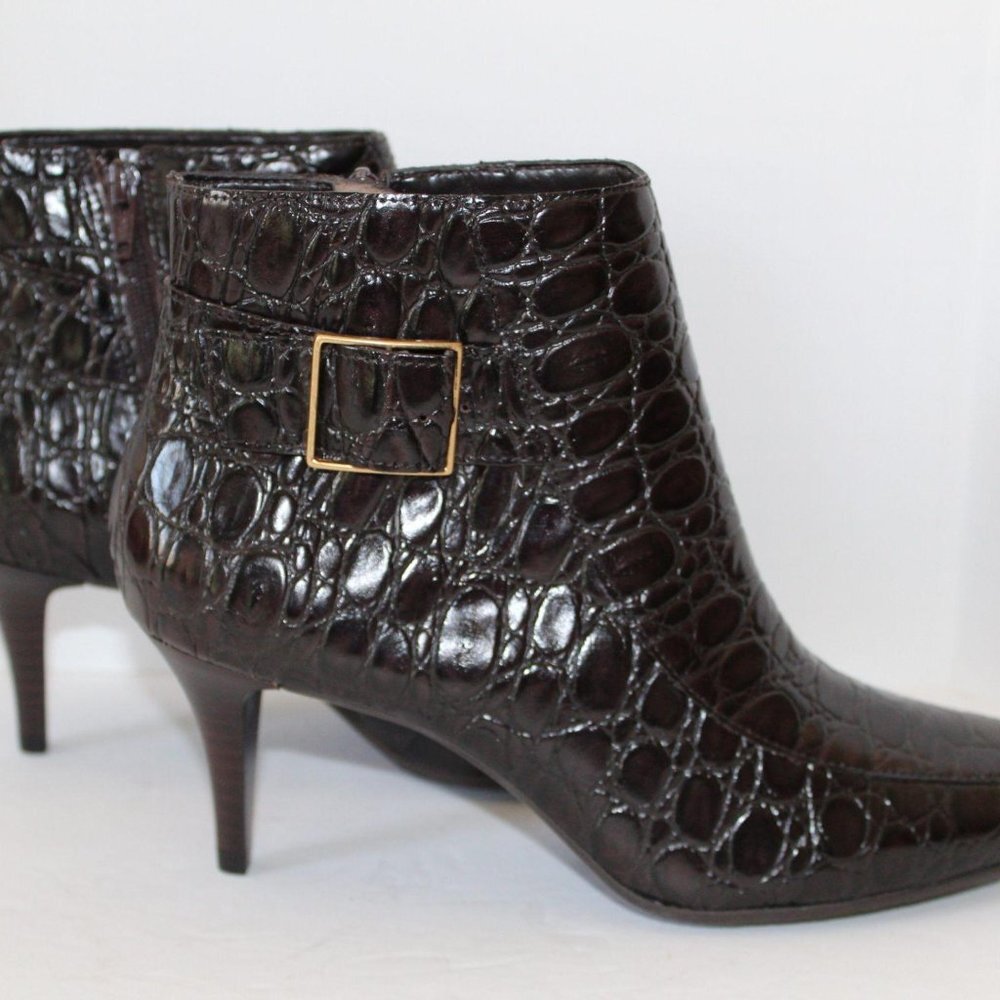 TALBOTS Talbots black‎ croc-embossed leather ankle boots with a kitten heel 6AA